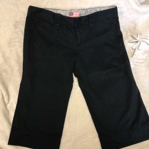 Roxy Capri size 9 black